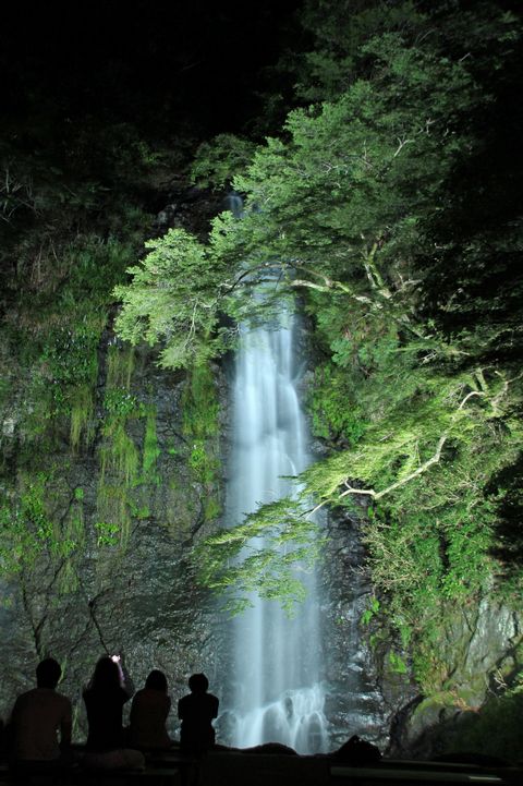 箕面大滝ライトアップ