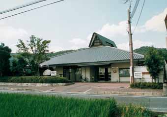 コミュニティセンター萱野東小会館写真