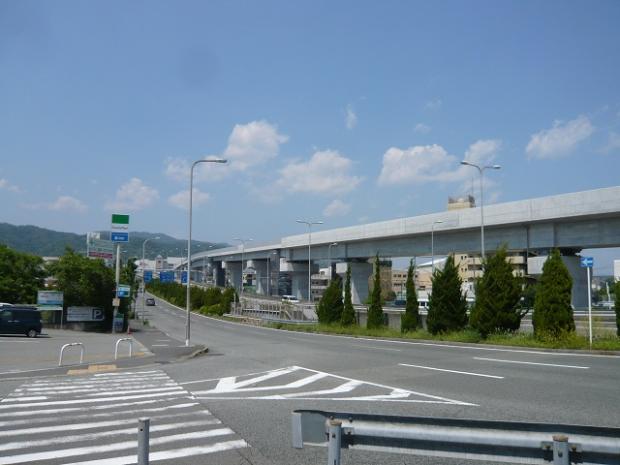 箕面船場阪大前駅から箕面萱野駅間の高架橋