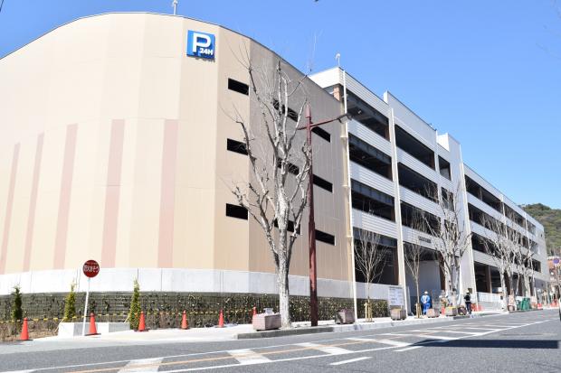 リニューアルした箕面駅前第一駐車場