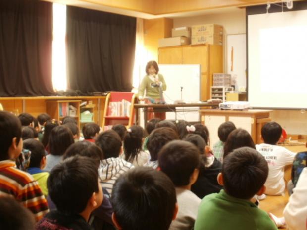 北小学校での村上しいこさん