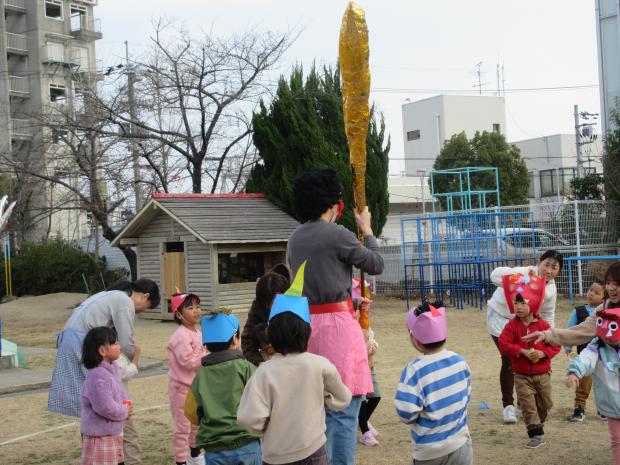 鬼の背中