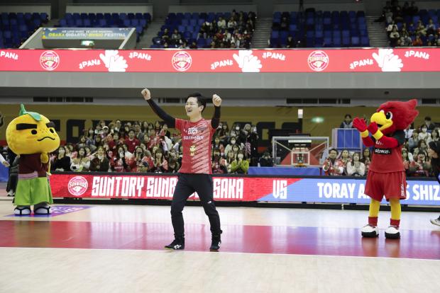 市長始球式ガッツ