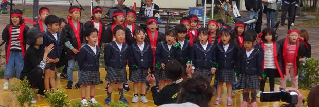 全園児で歌を歌っているところ